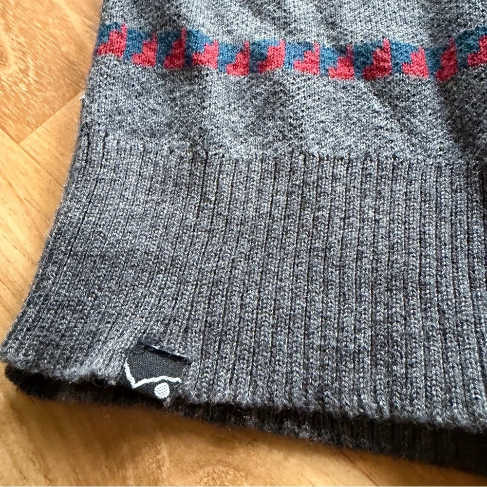 KAVU men’s pullover sweater amazing pattern on gray size large outdoors amazing